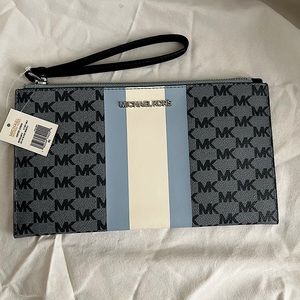 Michael Kors -Brand New- Center Stripe Wristlet